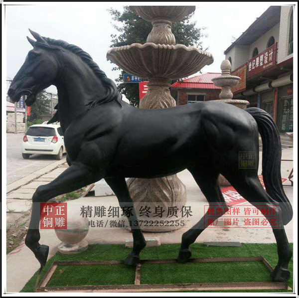 戰(zhàn)馬銅像.jpg 戰(zhàn)馬銅像.jpg