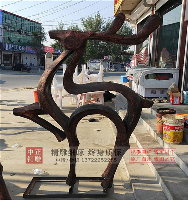 抽象鹿價格.jpg 抽象鹿價格.jpg