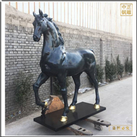 廣場草地大型銅雕馬 廣場草地大型銅雕馬