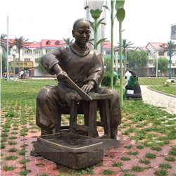 中醫切藥銅雕塑 中醫切藥銅雕塑